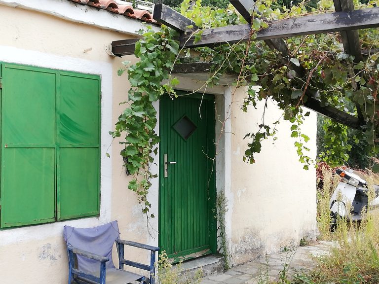 A unique opportunity in Vourliotes!